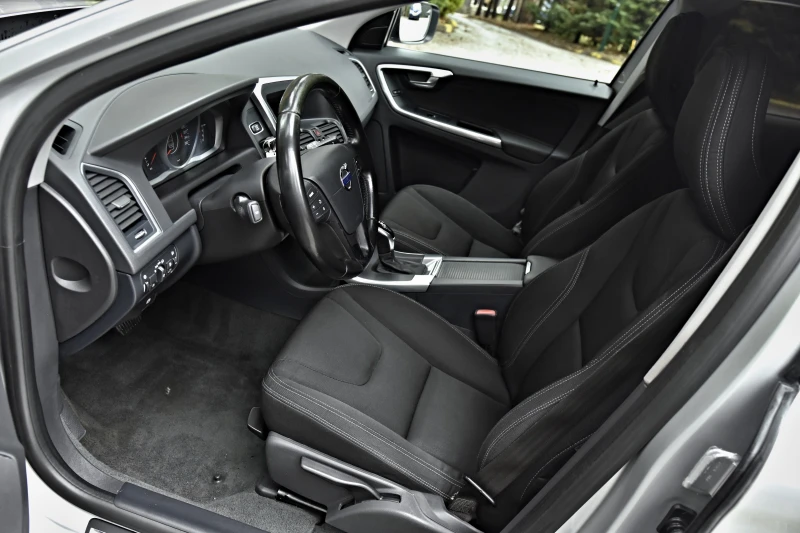 Volvo XC60 AWD AVTOMAT, снимка 7 - Автомобили и джипове - 51991670
