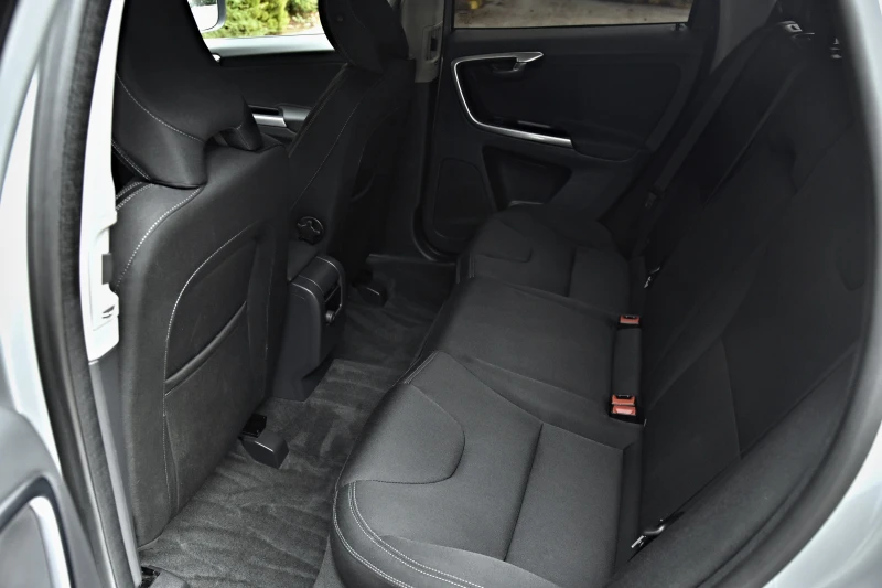 Volvo XC60 AWD AVTOMAT, снимка 16 - Автомобили и джипове - 51991670