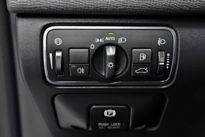 Volvo XC60 AWD AVTOMAT, снимка 9 - Автомобили и джипове - 51991670