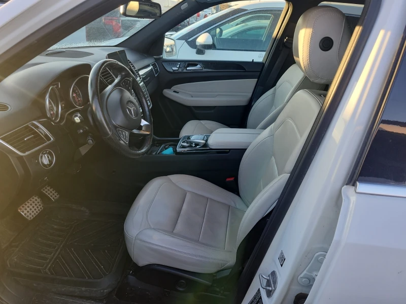 Mercedes-Benz GLE 400 AMG-Line* 4Matic* Harman/Kardon Камера* Подгрев* П, снимка 6 - Автомобили и джипове - 52537833