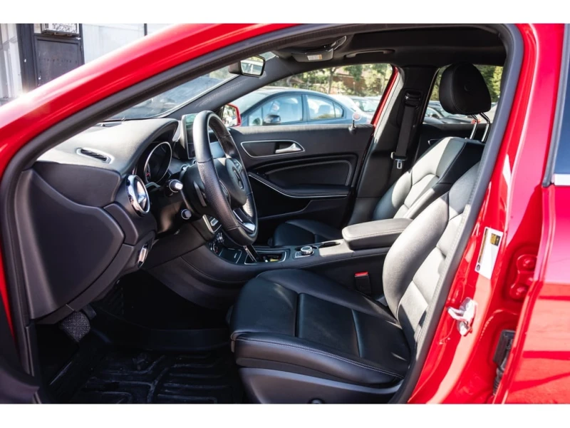 Mercedes-Benz GLA * АВТО КРЕДИТ* ЦЕНА ДО БГ * СЕРВИЗНА ИСТОРИЯ * , снимка 6 - Автомобили и джипове - 52892463