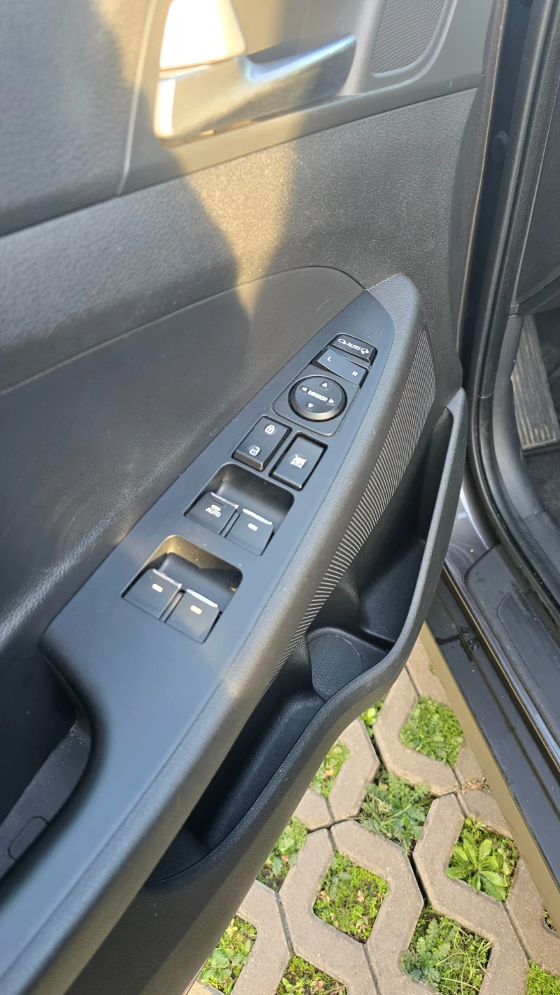 Hyundai Tucson, снимка 8 - Автомобили и джипове - 53308055