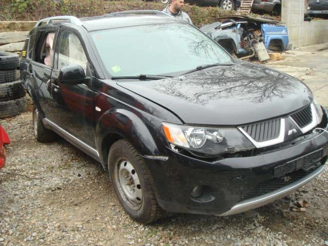 Mitsubishi Outlander 2.0DID, снимка 3 - Автомобили и джипове - 46834262