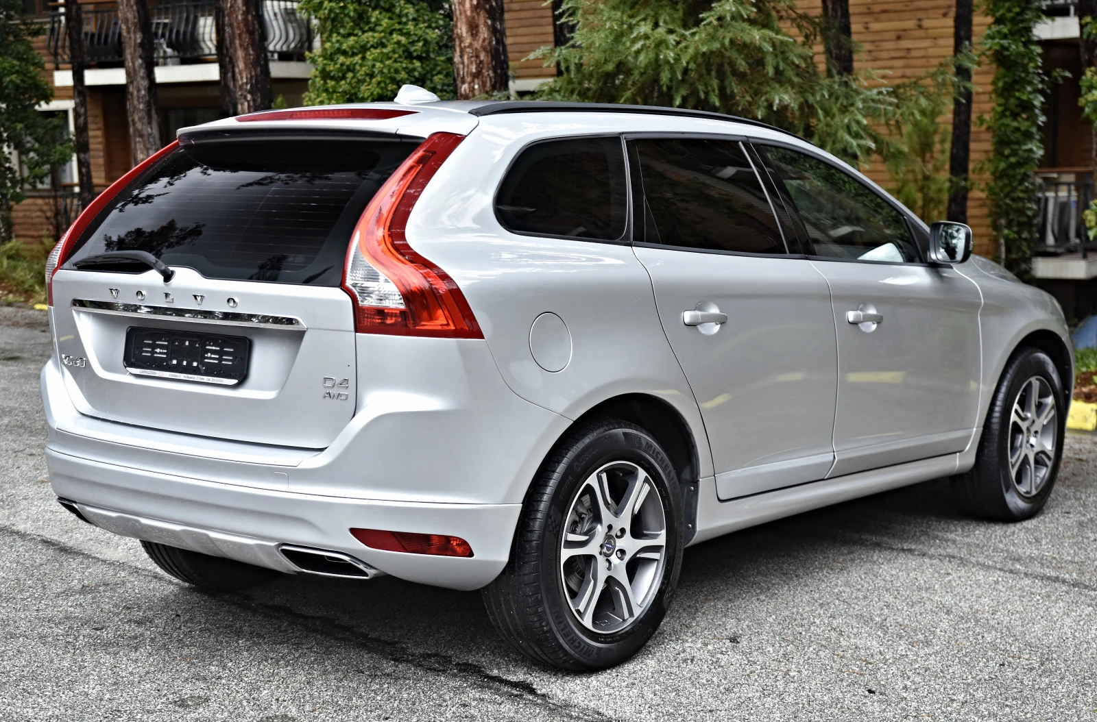 Volvo XC60 AWD AVTOMAT - изображение 4