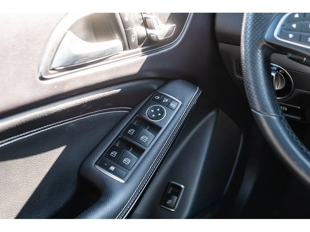 Mercedes-Benz GLA * АВТО КРЕДИТ* ЦЕНА ДО БГ * СЕРВИЗНА ИСТОРИЯ *  - изображение 9