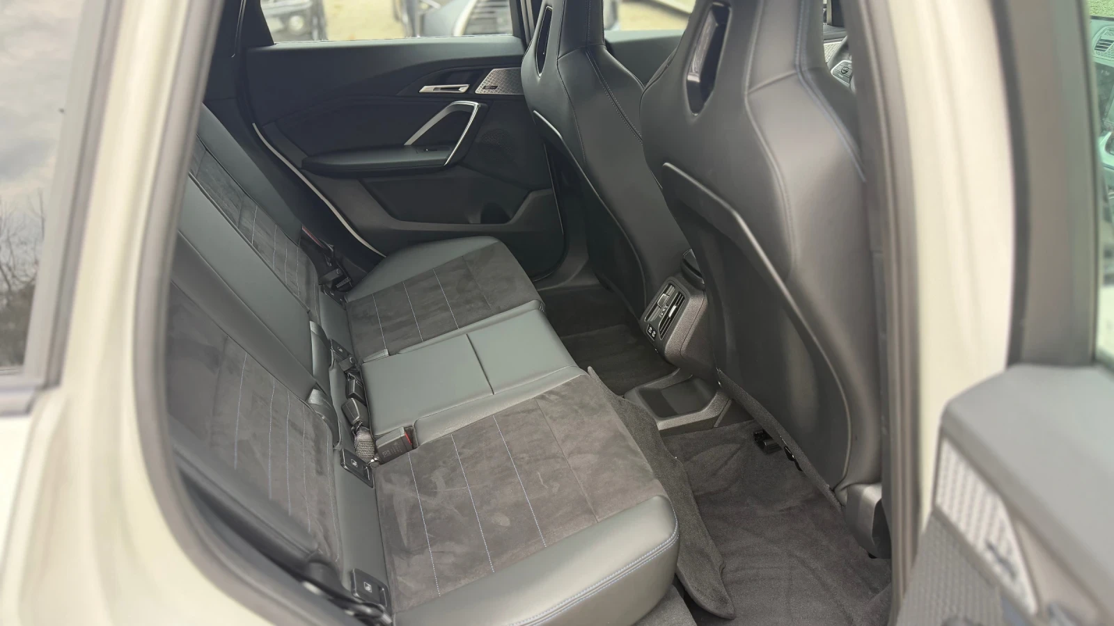 BMW X1 2.3d, М ПАКЕТ, ГАРАНЦИОНЕН,  ШВЕЙЦАРИЯ, снимка 9 - Автомобили и джипове - 53902297