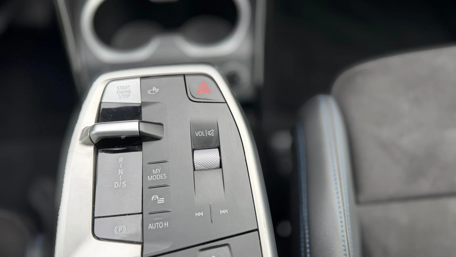 BMW X1 2.3d, М ПАКЕТ, ГАРАНЦИОНЕН,  ШВЕЙЦАРИЯ, снимка 15 - Автомобили и джипове - 53902297