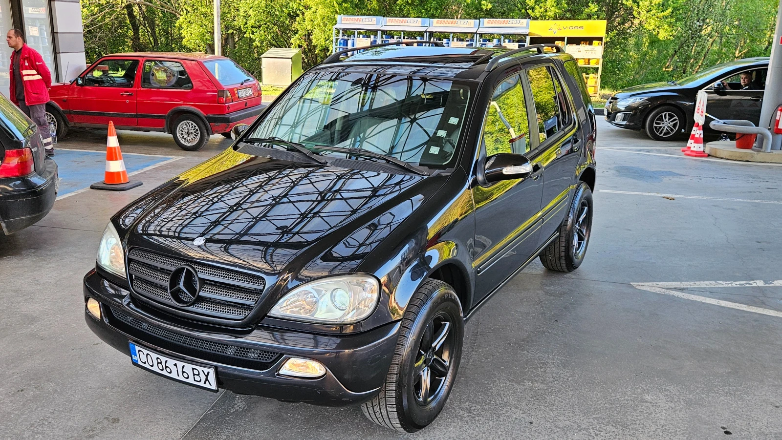 Mercedes-Benz ML 270 2.7 CDI NAVIG/AVTOMAT/FACELIFT/3500Tegl, снимка 2 - Автомобили и джипове - 54440838