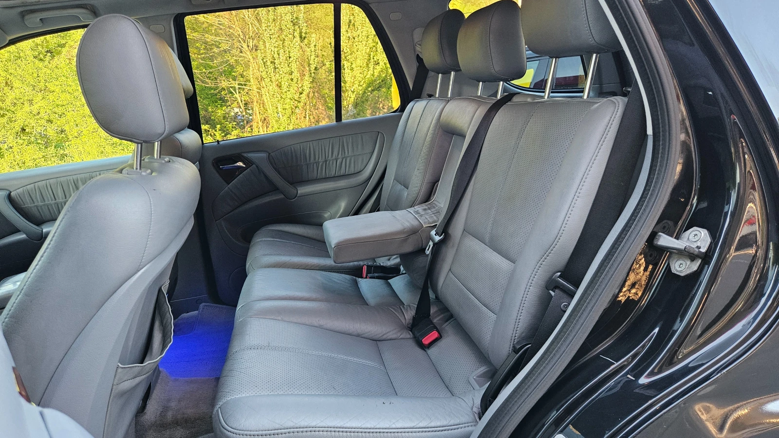 Mercedes-Benz ML 270 2.7 CDI NAVIG/AVTOMAT/FACELIFT/3500Tegl, снимка 12 - Автомобили и джипове - 54440838