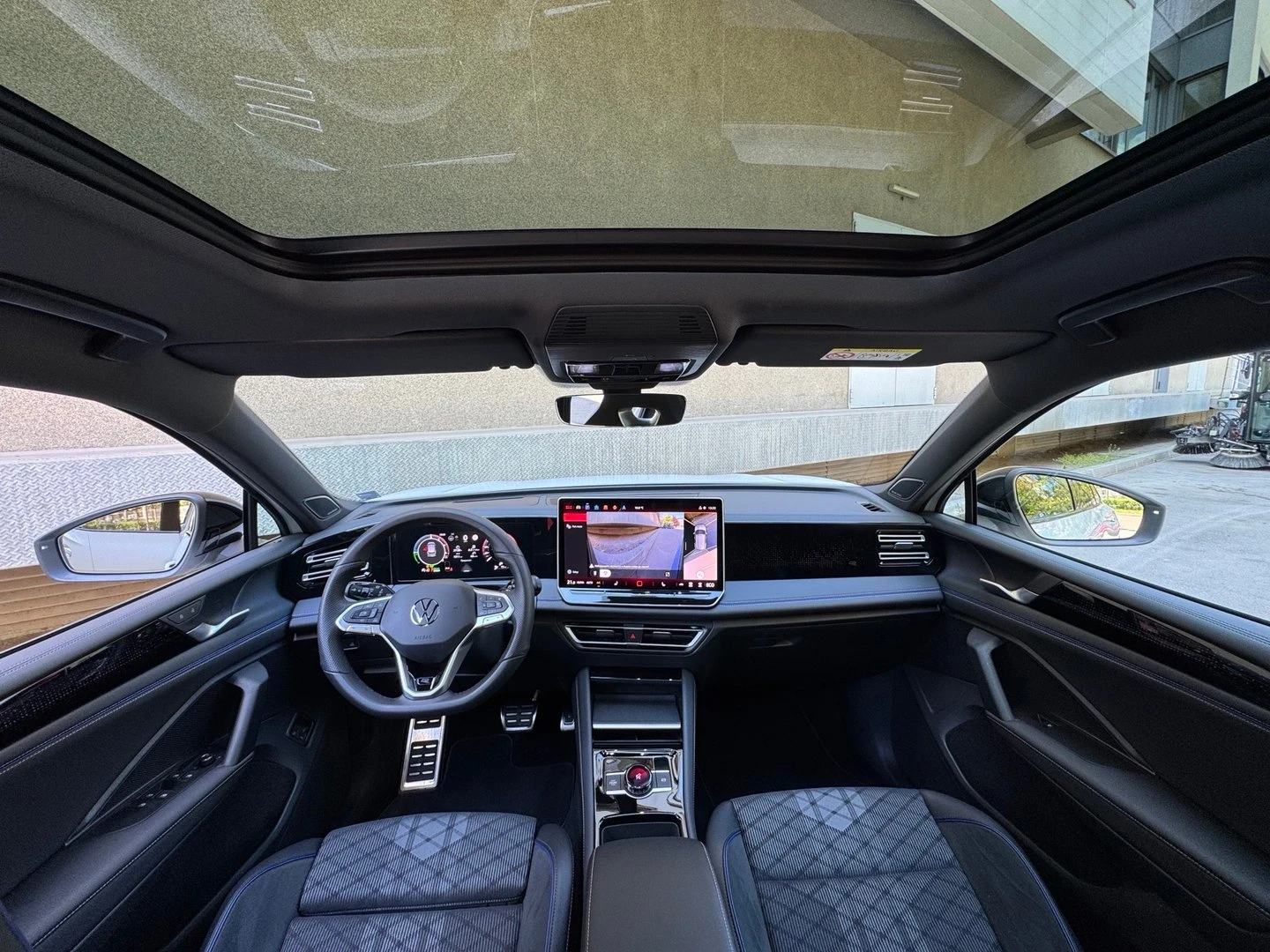VW Tiguan, снимка 10 - Автомобили и джипове - 56269631