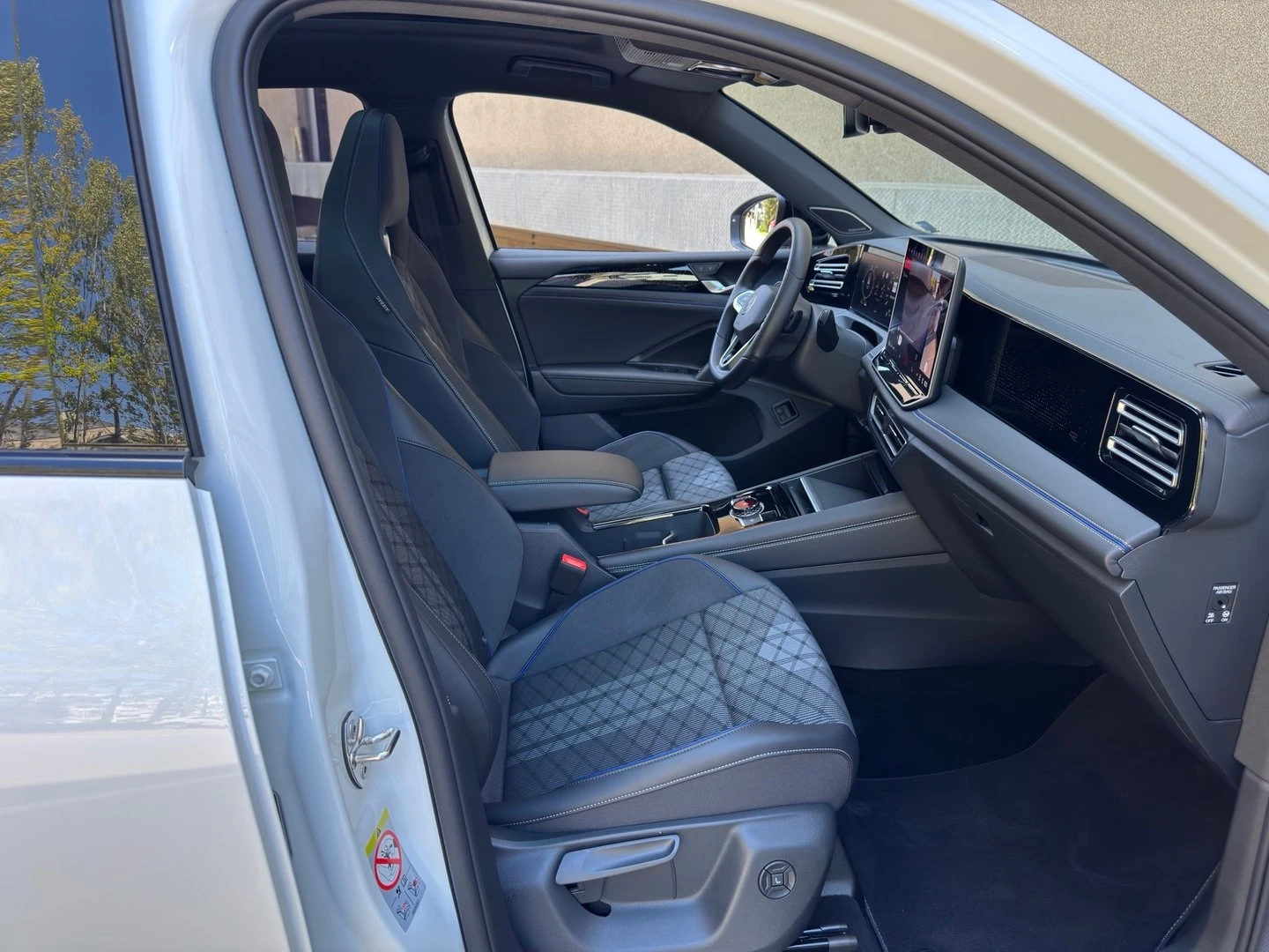 VW Tiguan, снимка 11 - Автомобили и джипове - 56269631