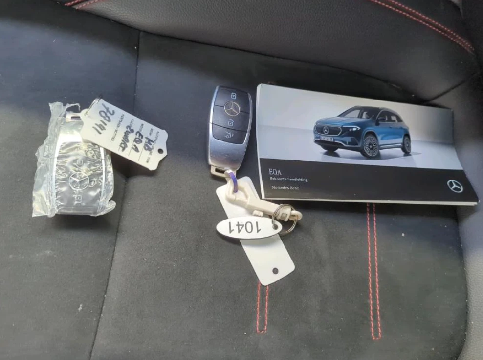 Mercedes-Benz EQA 250 Business Solution AMG, снимка 11 - Автомобили и джипове - 55565730