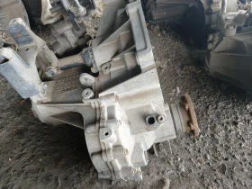 02T 301 103 AC скорости ръчни Seat Ibiza 1.4i  , снимка 4