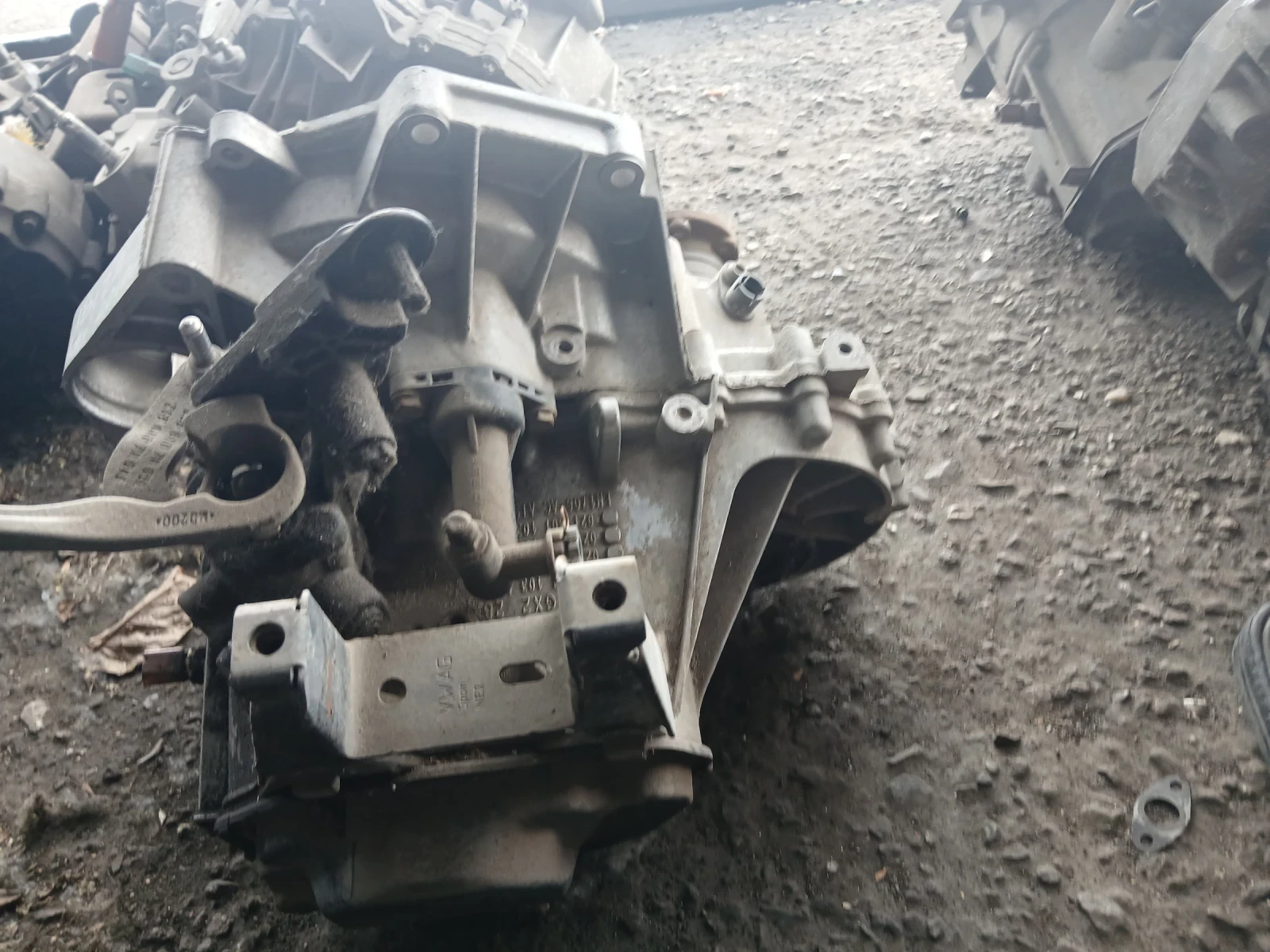 02T 301 103 AC скорости ръчни Seat Ibiza 1.4i  , снимка 5 - Части - 55258622