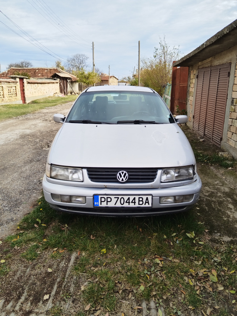 VW Passat 1.8, снимка 2 - Автомобили и джипове - 44696759