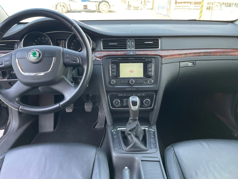 Skoda Superb 1.6TDI-EURO5+ NAVI, снимка 9 - Автомобили и джипове - 45324157