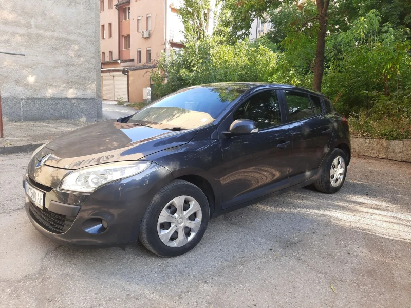 Renault Megane Хечбек , снимка 4 - Автомобили и джипове - 47235324