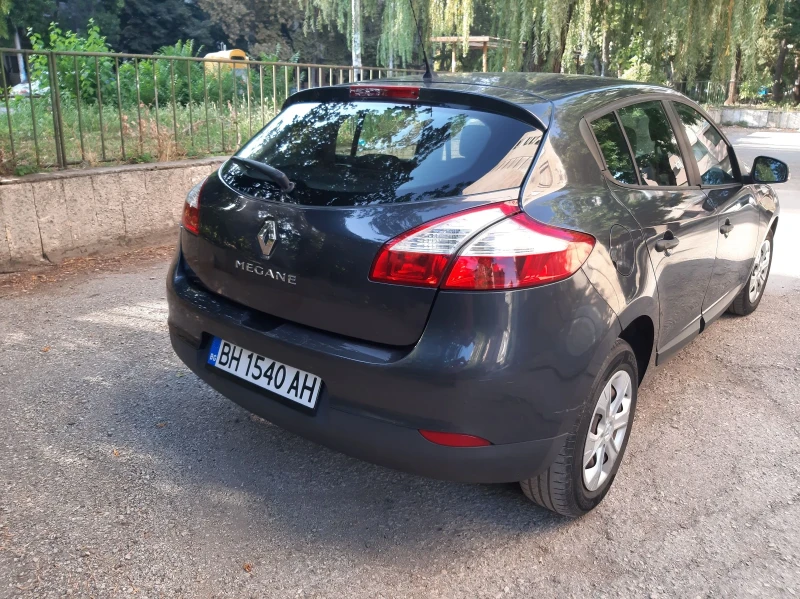 Renault Megane Хечбек , снимка 2 - Автомобили и джипове - 47235324