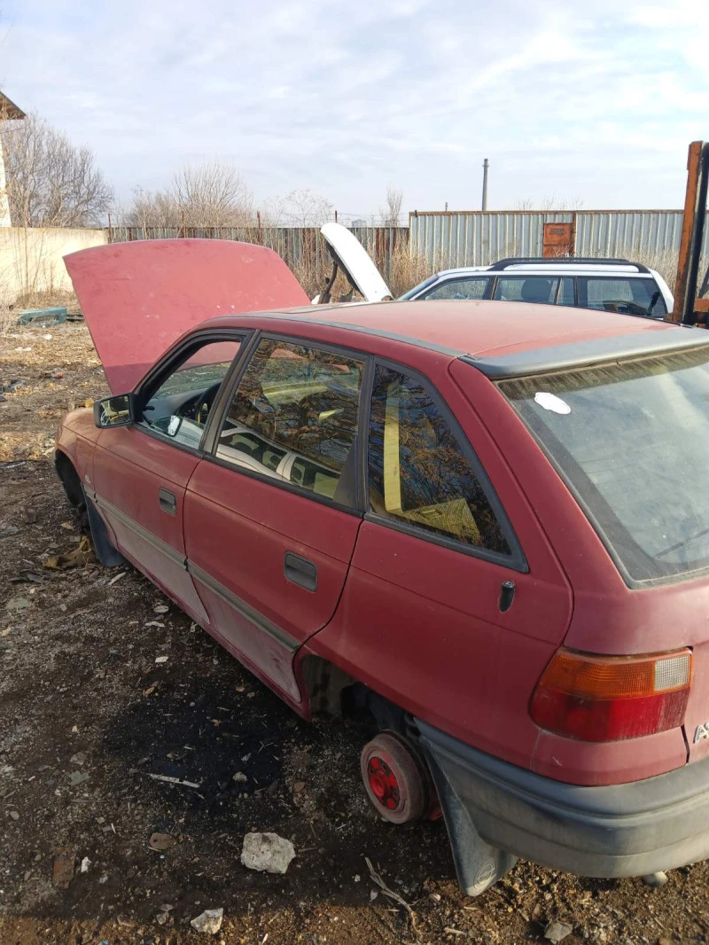 Opel Astra F, снимка 2 - Автомобили и джипове - 48902315