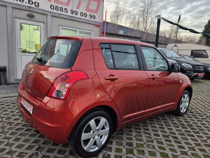 Suzuki Swift 1.3i-2011г, снимка 4 - Автомобили и джипове - 52840121