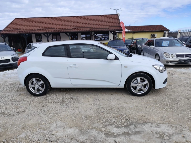 Kia Ceed 1.4 бензин, снимка 4 - Автомобили и джипове - 52964955