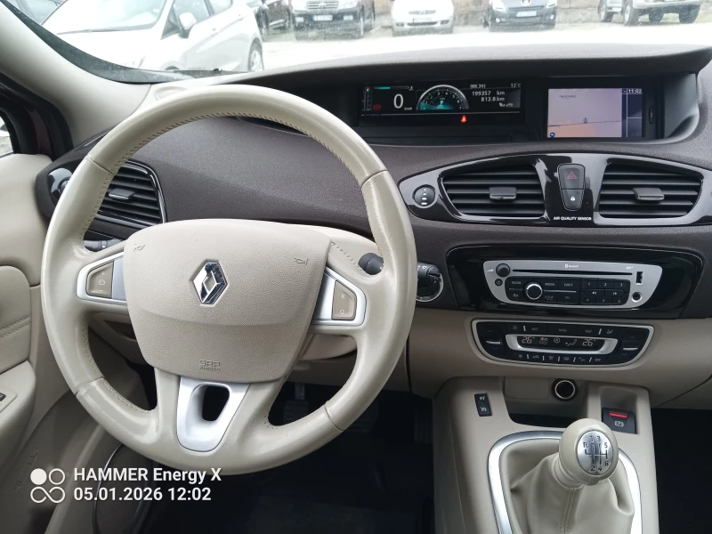 Renault Grand scenic 1.4i 7 местен, снимка 8 - Автомобили и джипове - 53029076