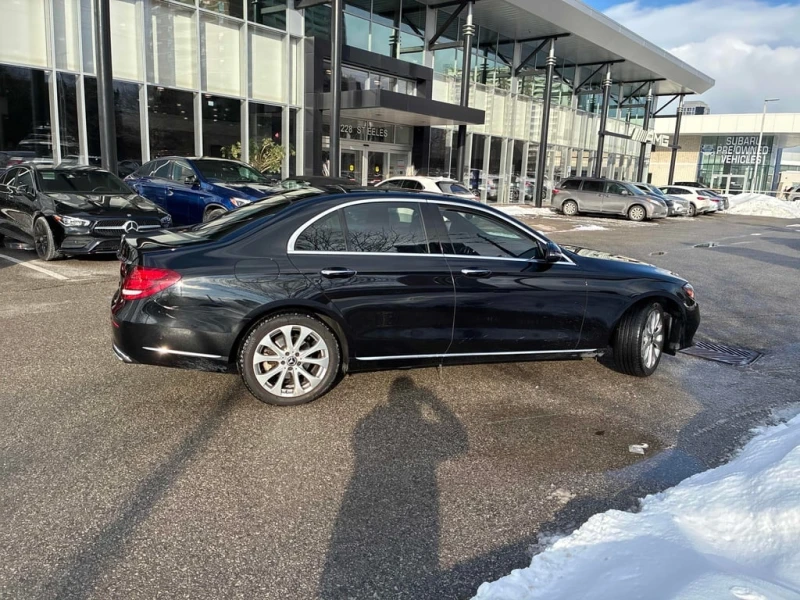 Mercedes-Benz E 300 * CARFAX * БЕЗ ПЪРВОНАЧАЛНА ВНОСКА, снимка 3 - Автомобили и джипове - 53210615