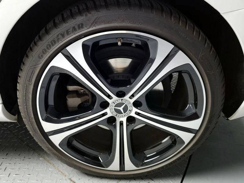 Mercedes-Benz C 300 * C 300 4MATIC Avantgarde* , снимка 5 - Автомобили и джипове - 55629825