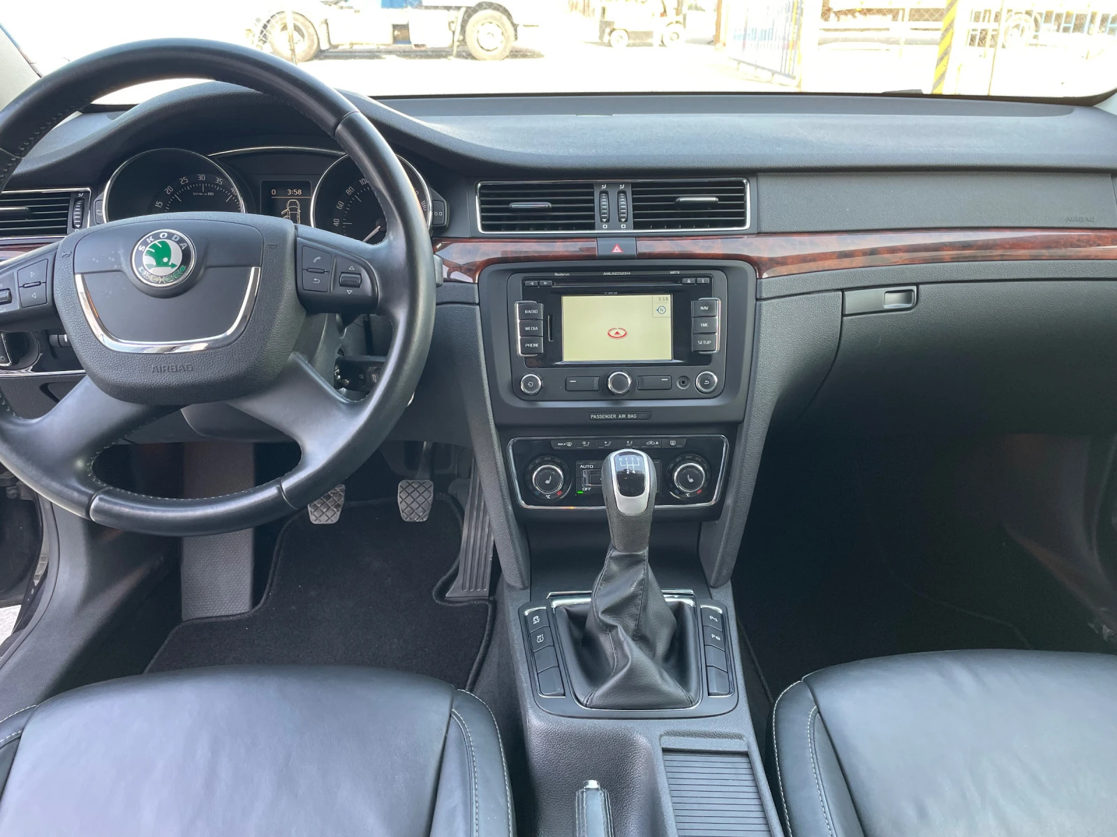 Skoda Superb 1.6TDI-EURO5+ NAVI - изображение 9