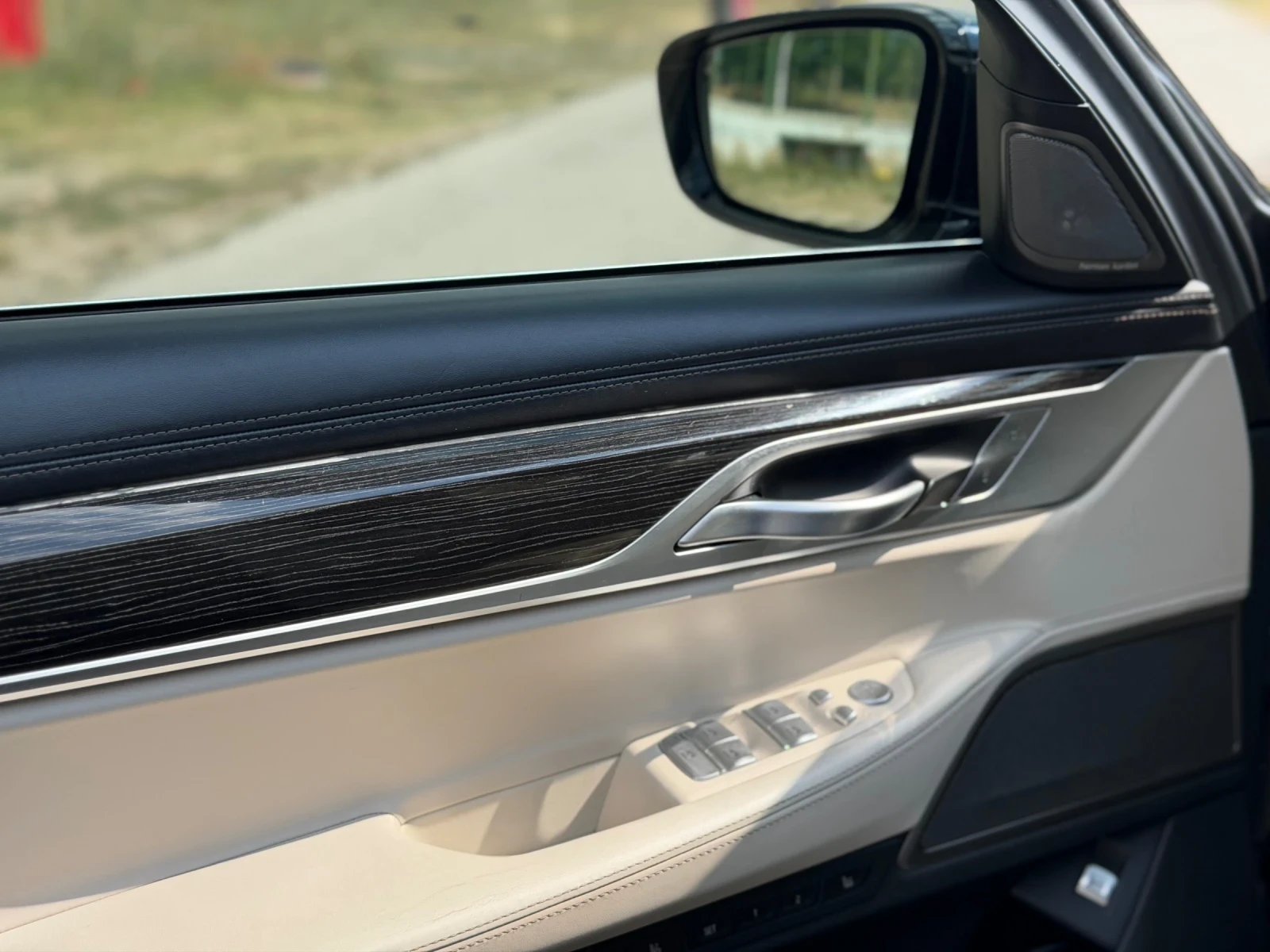 BMW 730 M-sport xDrive - 131.000km - БАРТЕР/ ЛИЗИНГ, снимка 15 - Автомобили и джипове - 55063114