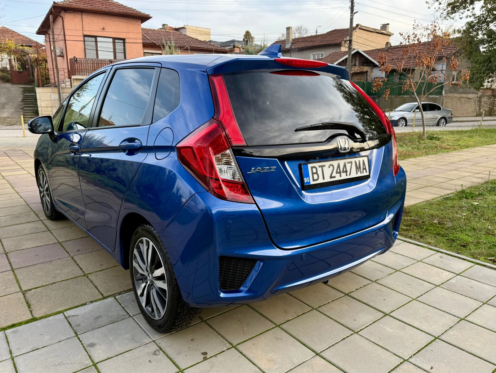 Honda Jazz i-VTRC* Elegance* LED* Евро 6В* KeyLess* Lane Assi - изображение 7