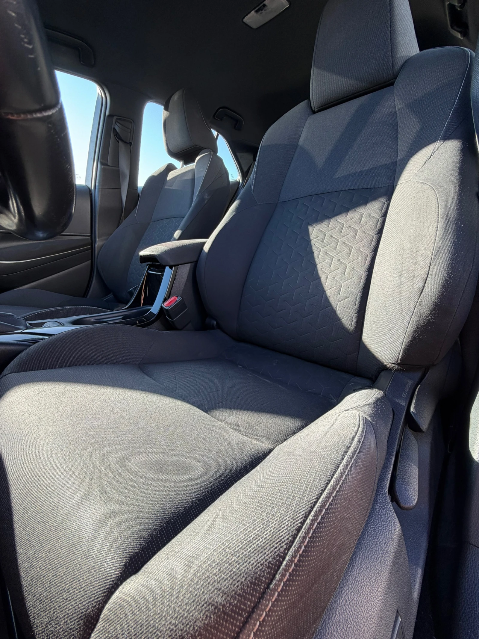 Toyota Corolla ГАРАНЦИЯ / 1.2 Турбо / 116 кс / Executive - изображение 8