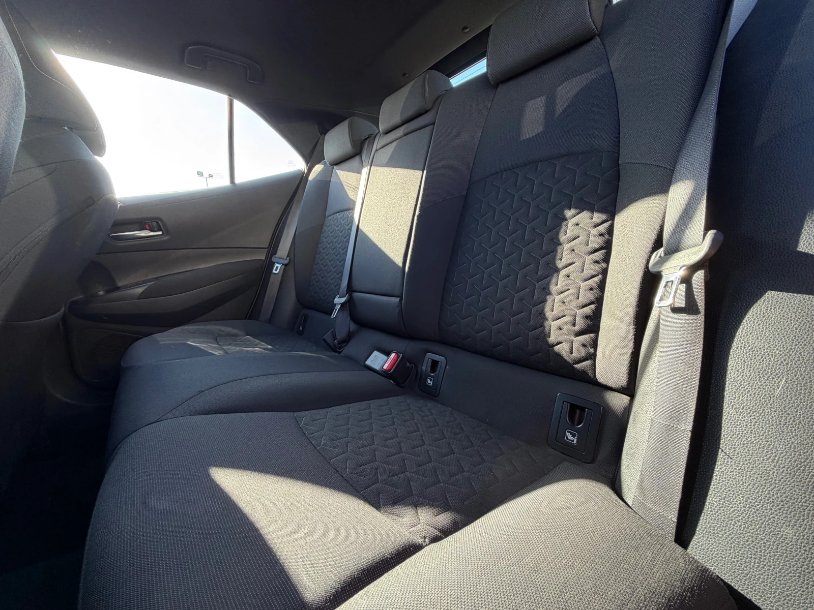 Toyota Corolla ГАРАНЦИЯ / 1.2 Турбо / 116 кс / Executive - изображение 9