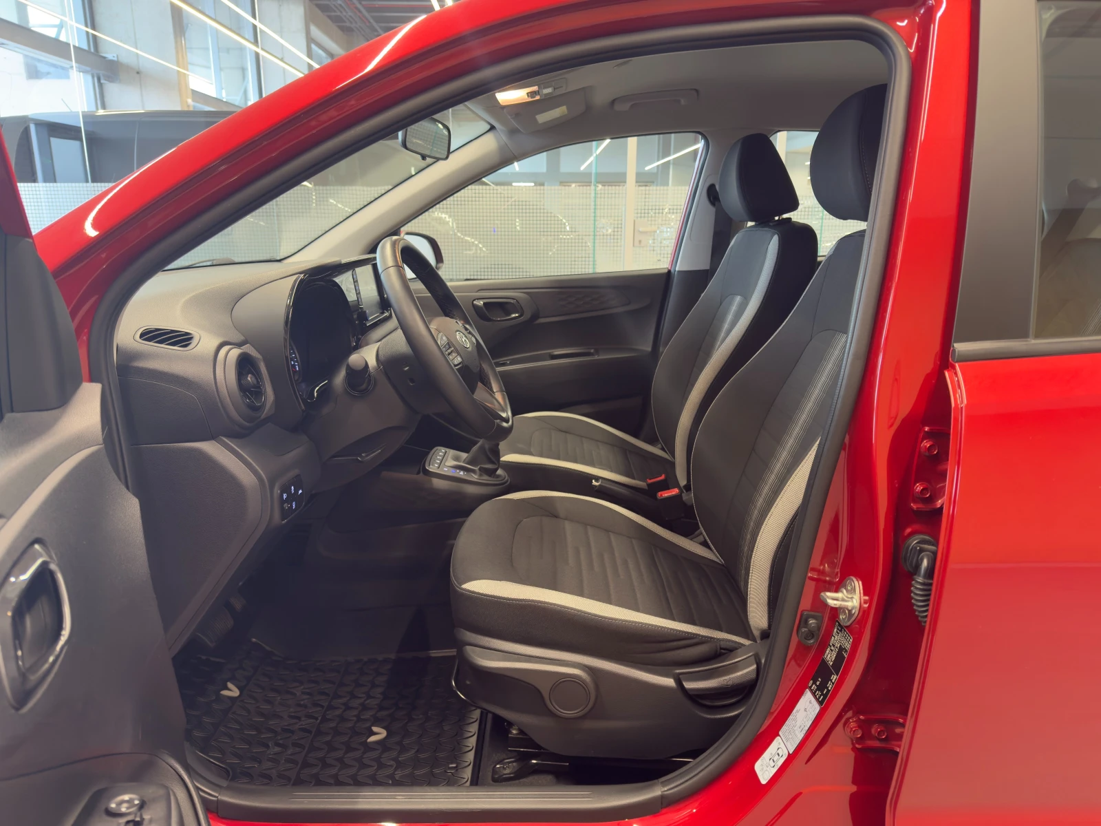 Hyundai I10 COMFORT, снимка 15 - Автомобили и джипове - 53977861