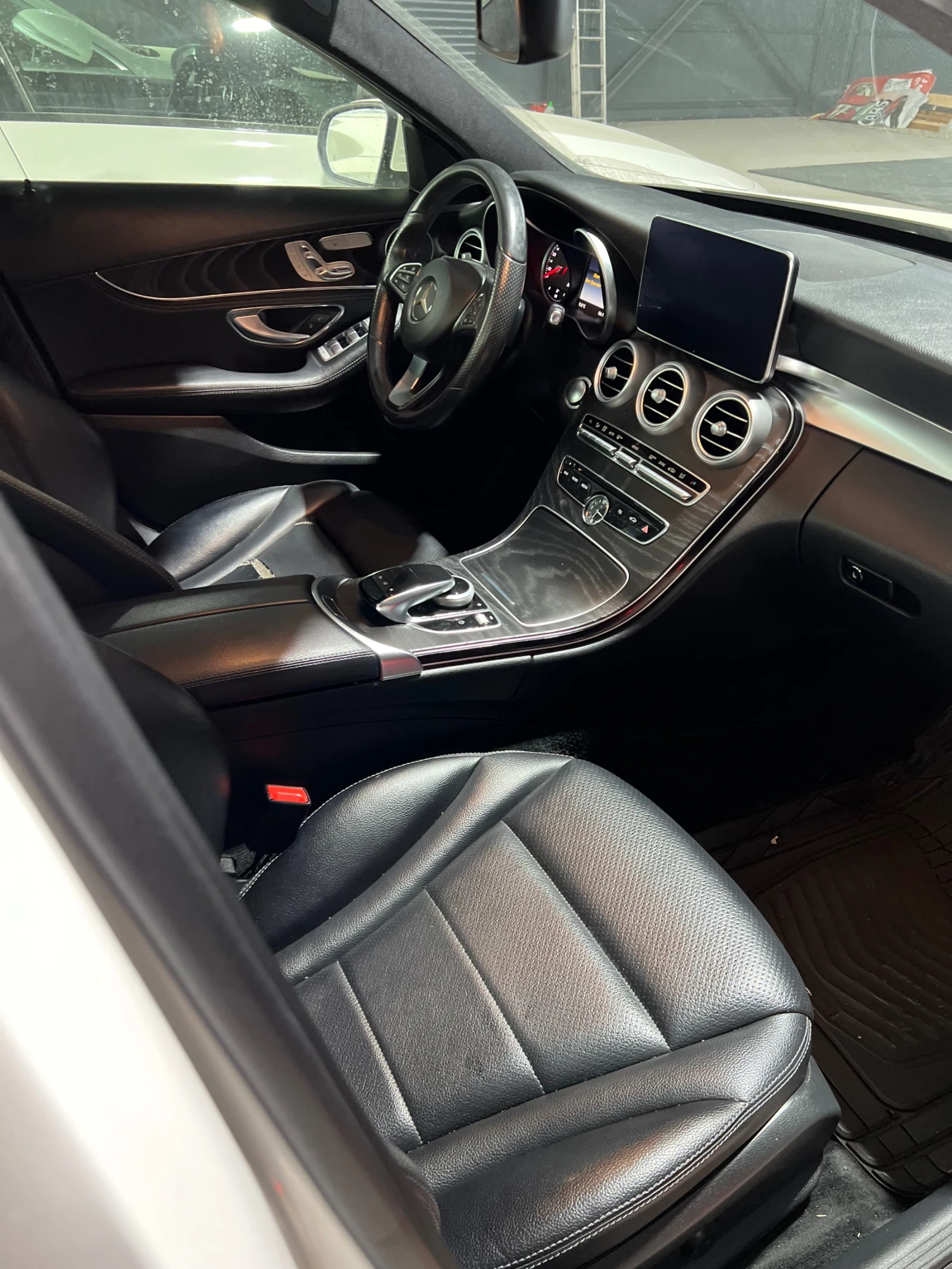 Mercedes-Benz C 300, снимка 4 - Автомобили и джипове - 54365915