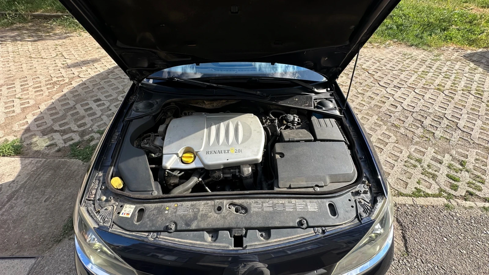 Renault Laguna 2.0 dci PRIVILEGE, снимка 10 - Автомобили и джипове - 55165011