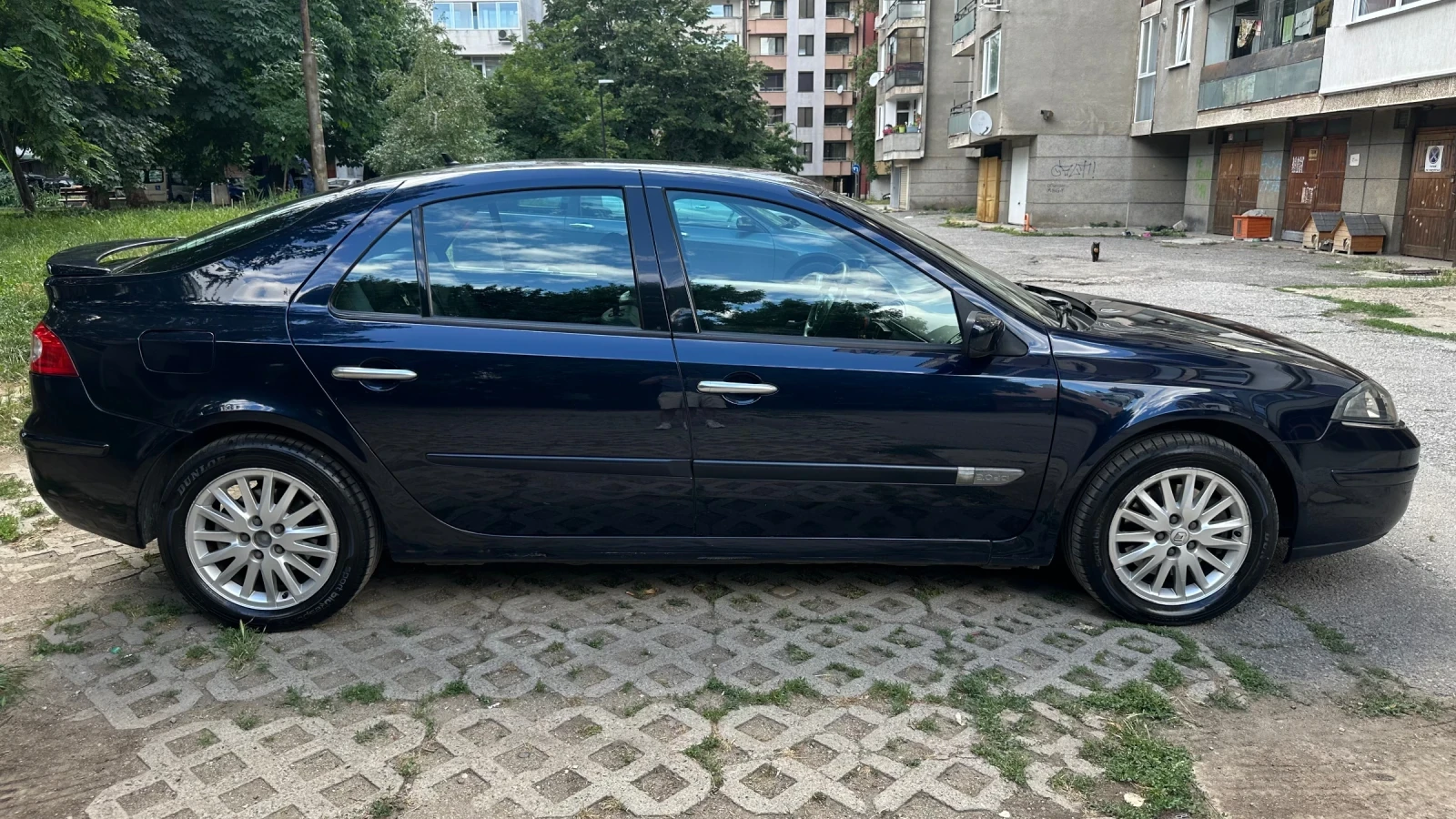Renault Laguna 2.0 dci PRIVILEGE, снимка 6 - Автомобили и джипове - 55165011
