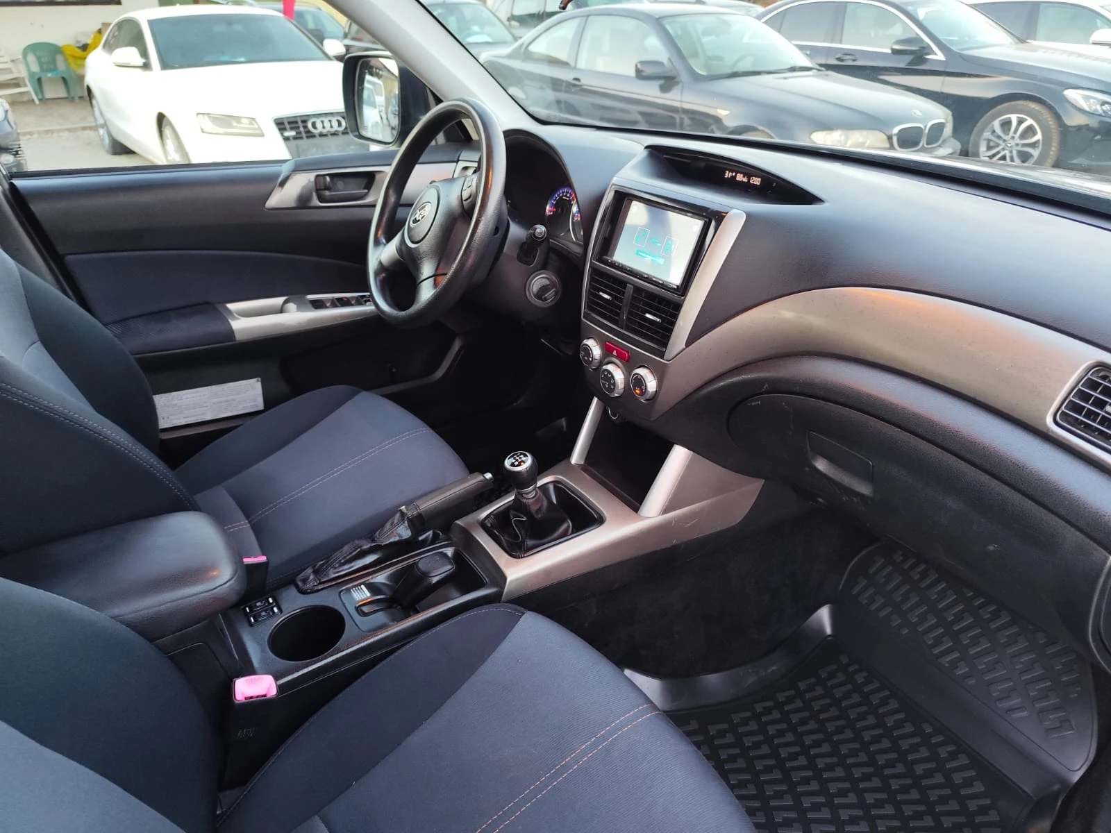 Subaru Forester 2.0 бензин, снимка 12 - Автомобили и джипове - 55596581