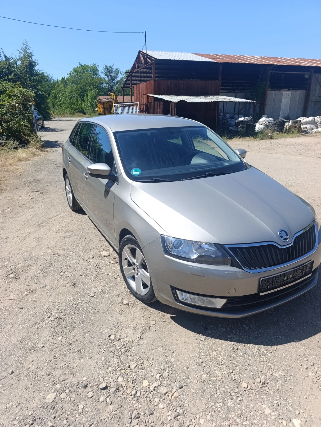 Skoda Rapid 1.6 Joy, снимка 5 - Автомобили и джипове - 55693082