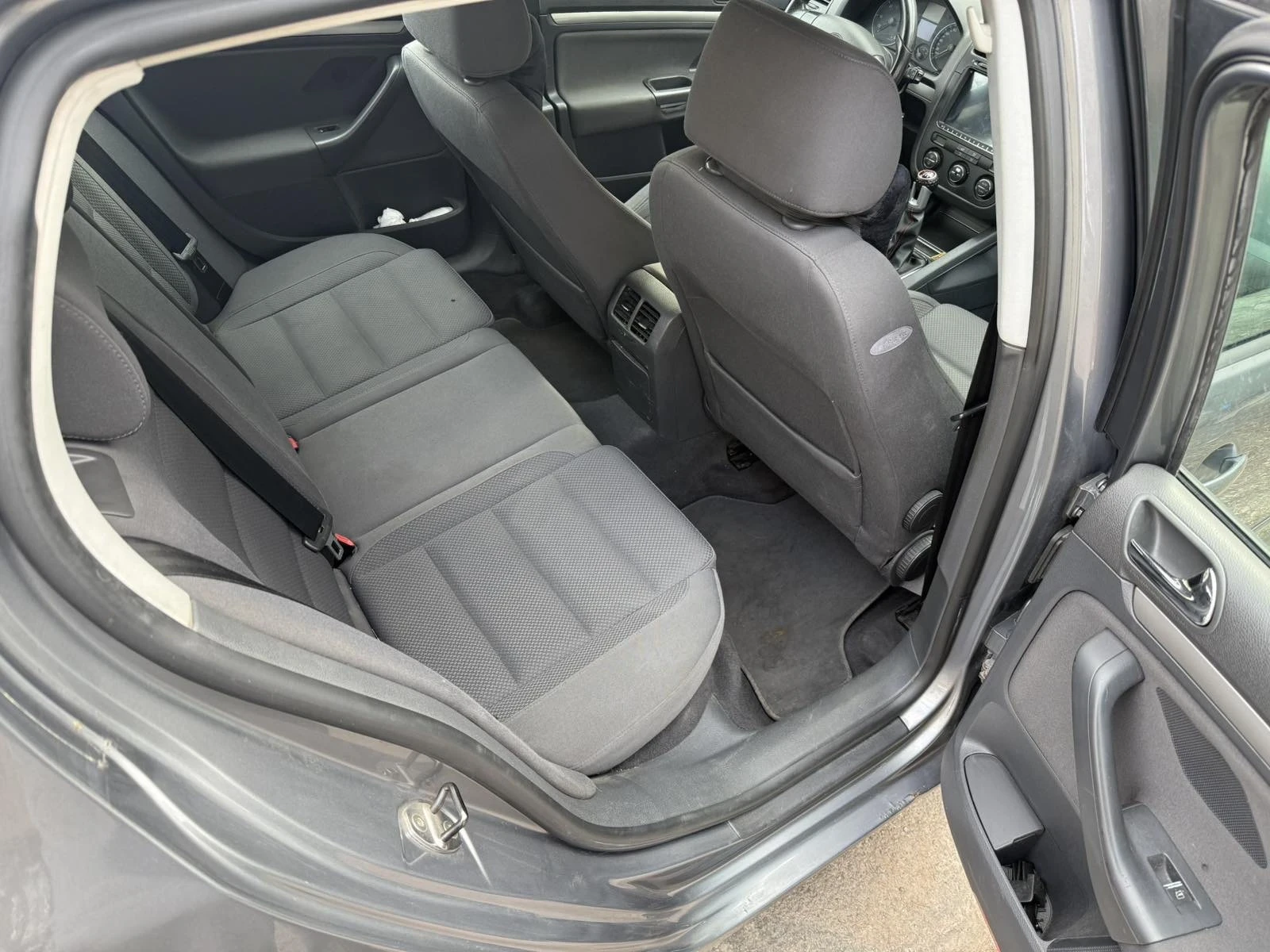 VW Golf, снимка 4 - Автомобили и джипове - 55777300