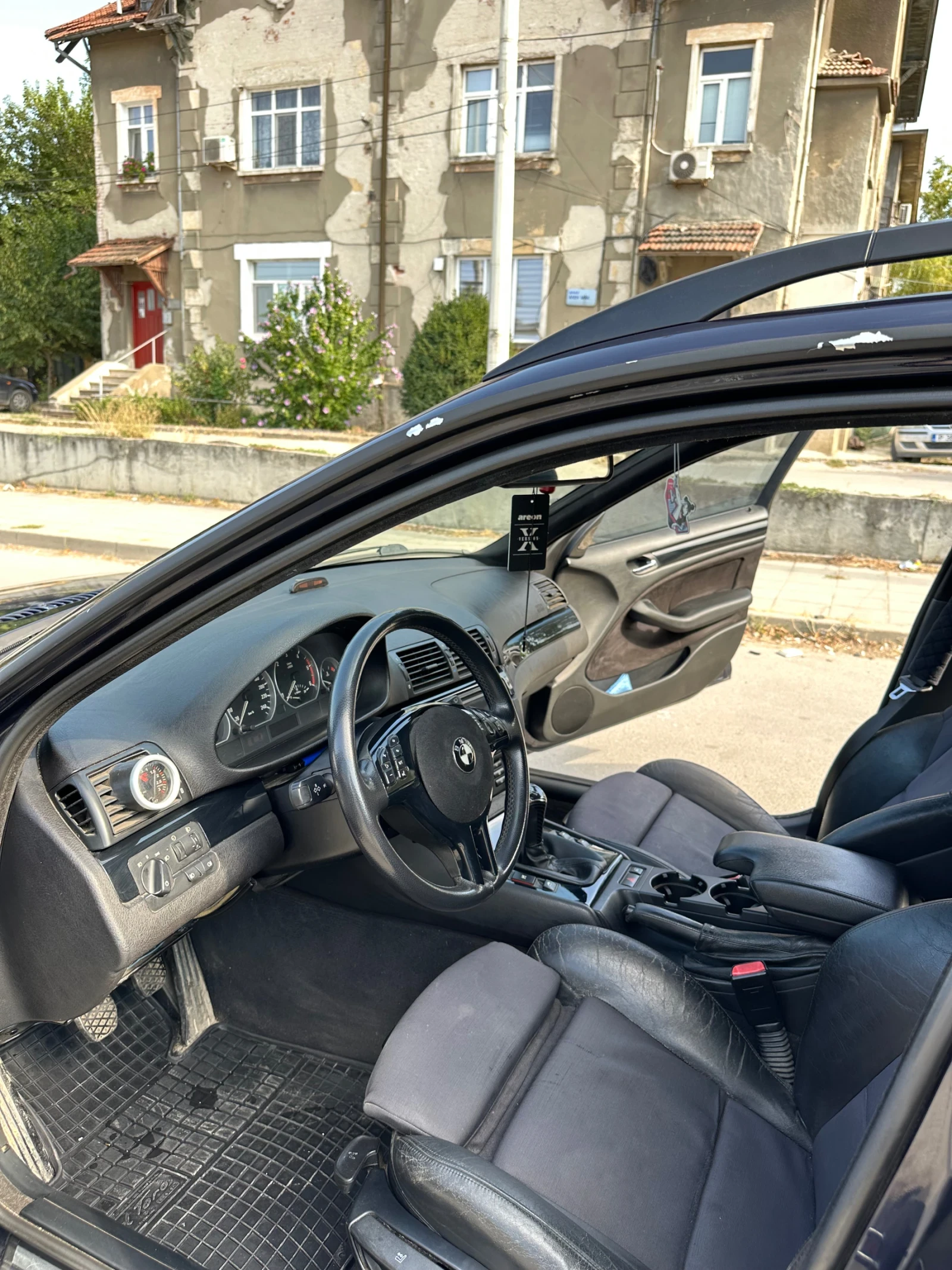 BMW 330, снимка 10 - Автомобили и джипове - 55827188
