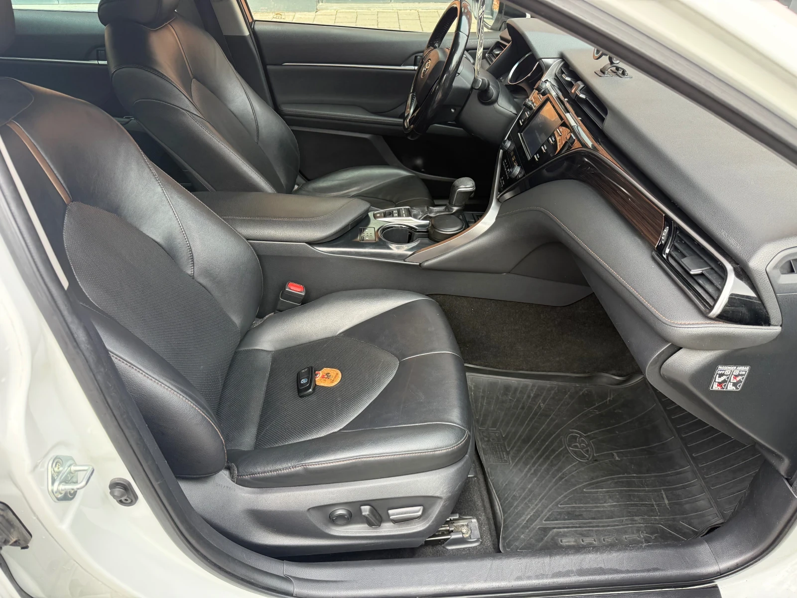Toyota Camry Executive, снимка 11 - Автомобили и джипове - 56550382