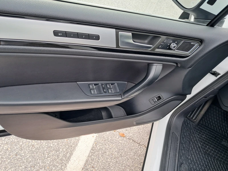 VW Touareg TDI 4Motion, снимка 9 - Автомобили и джипове - 52460189