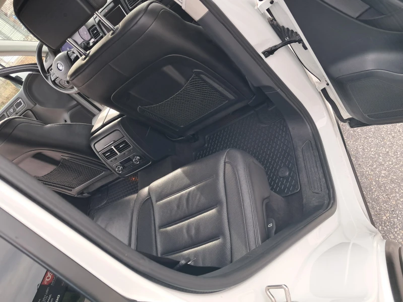 VW Touareg TDI 4Motion, снимка 12 - Автомобили и джипове - 52460189