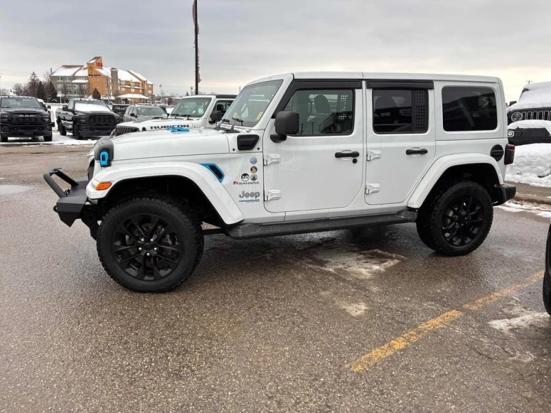 Jeep Wrangler 2021 Unlimited Sahara * CARFAX * БЕЗ ПЪРВОНАЧАЛНА, снимка 3 - Автомобили и джипове - 52831522