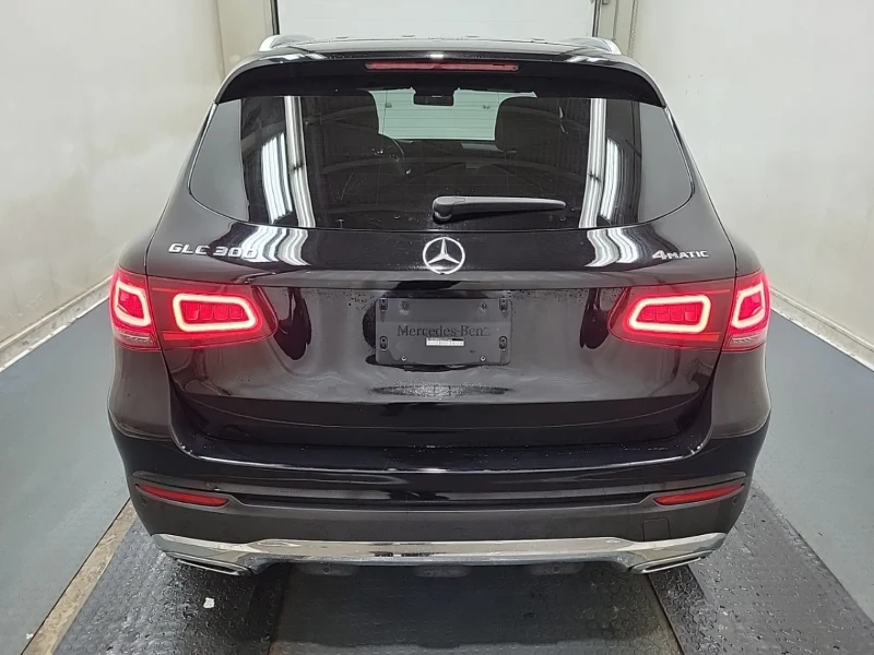 Mercedes-Benz GLC 300 * 4MATIC* PREMIUM PKG* NAV* PANOROOF* , снимка 4 - Автомобили и джипове - 52898340