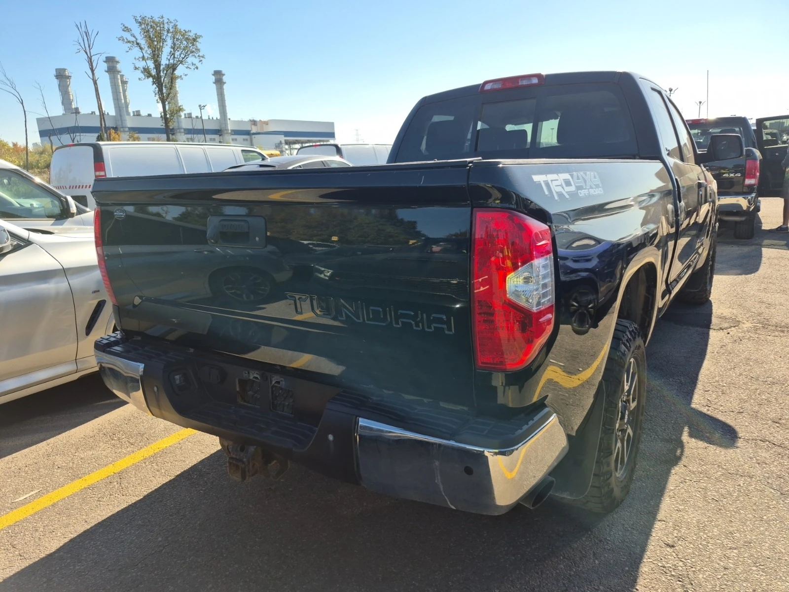 Toyota Tundra SR5 PLUS CREW * * CARFAX * * АВТО КРЕДИТ * *  - изображение 3
