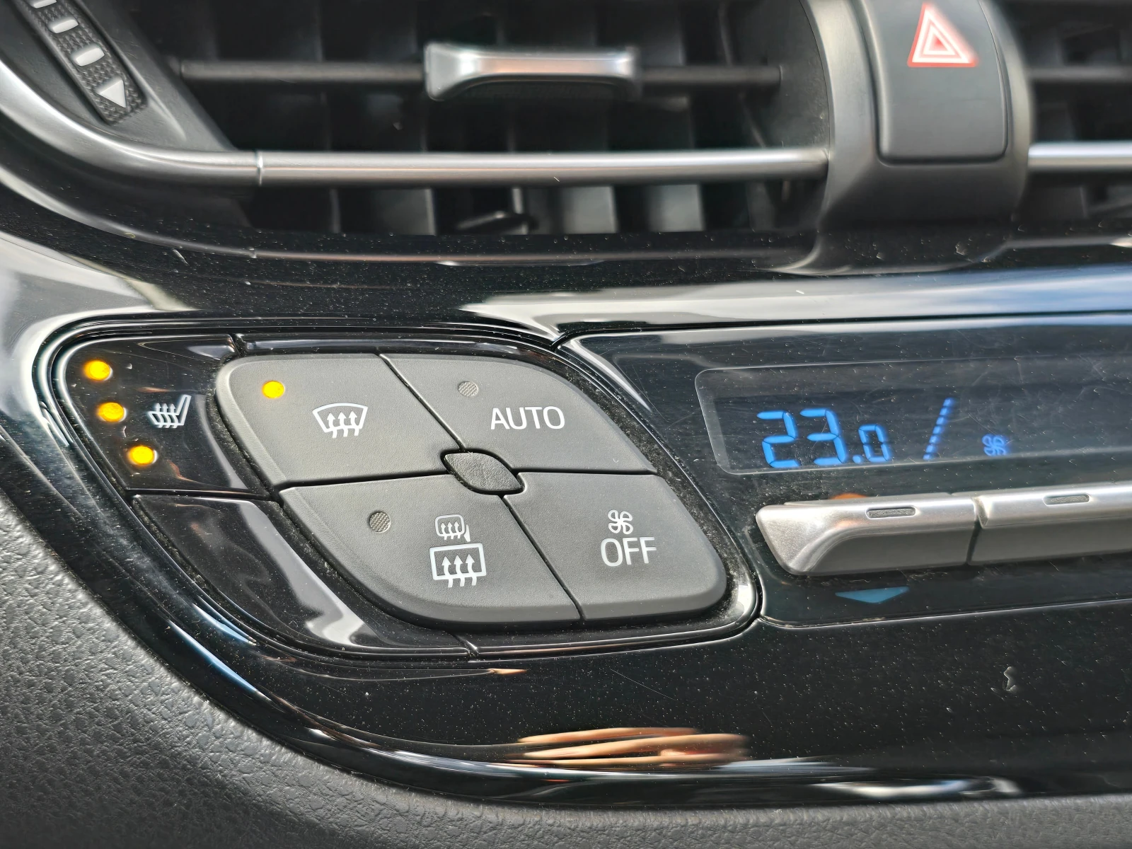 Toyota C-HR 1.8i HYBRID/ | Mobile.bg   12