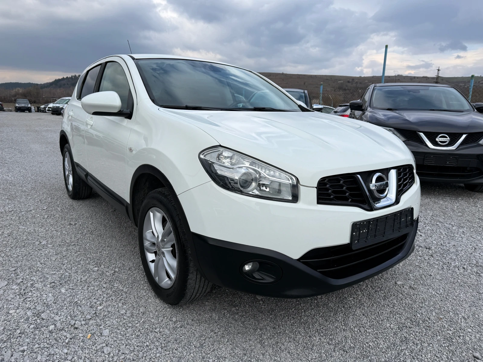 Nissan Qashqai 1.5d, снимка 8 - Автомобили и джипове - 53964932