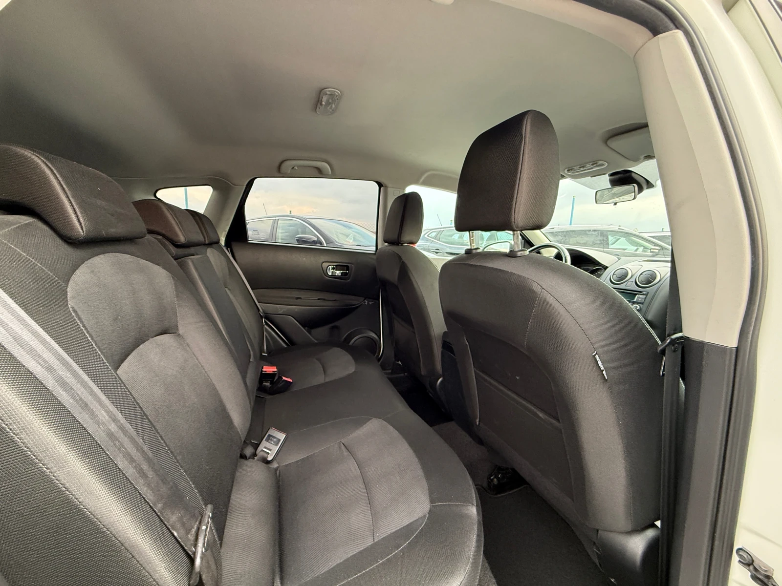 Nissan Qashqai 1.5d, снимка 13 - Автомобили и джипове - 53964932